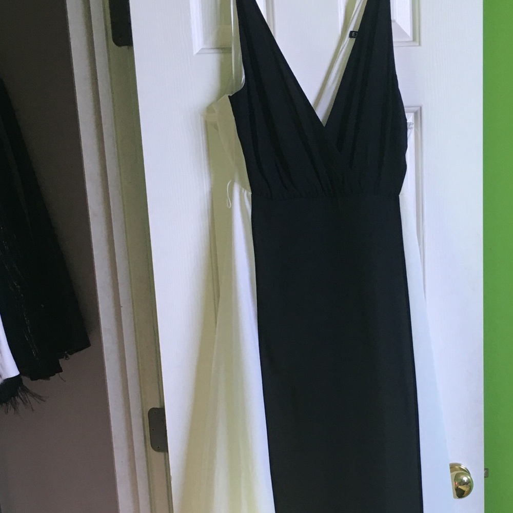 Dress - Picture 3 of 5